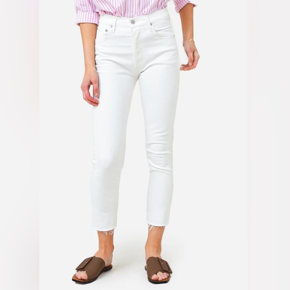 CITIZENS OF HUMANITY
WOMEN'S CHARLOTTE CROP JEAN 
White
Size 31
1762B-1377